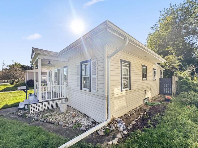 109 E 1ST STREET, Kimberly, WI 54136