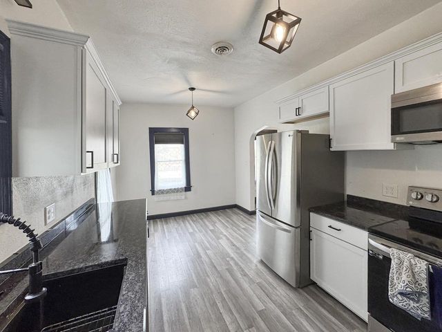 109 E 1ST STREET, Kimberly, WI 54136