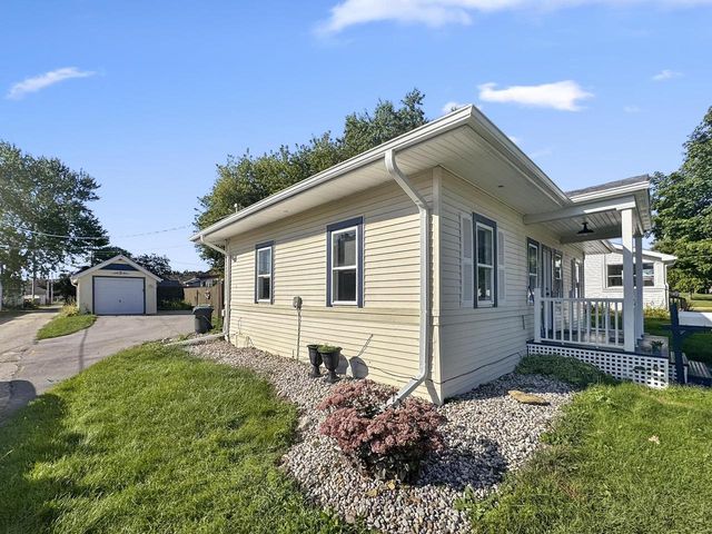 109 E 1ST STREET, Kimberly, WI 54136