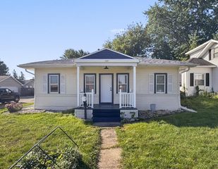 109 E 1ST STREET, Kimberly, WI 54136