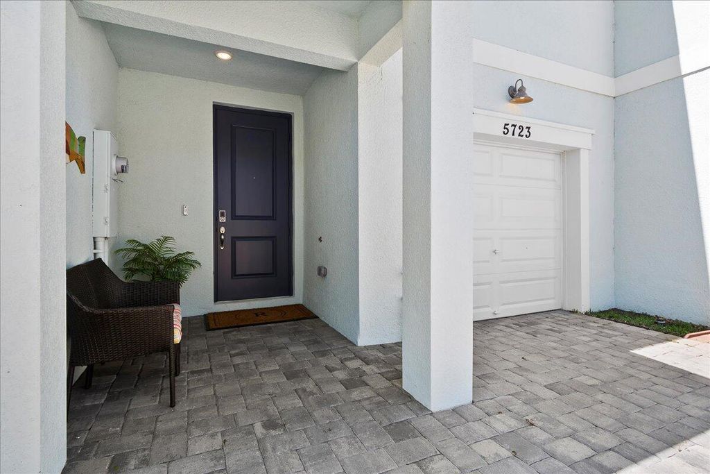 5723 SE Edgewater Circle, Stuart, FL 34997