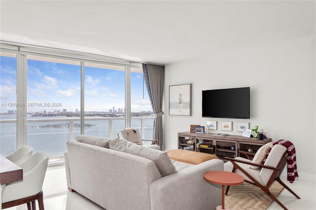 665 NE 25th St 2102, Miami, FL 33137