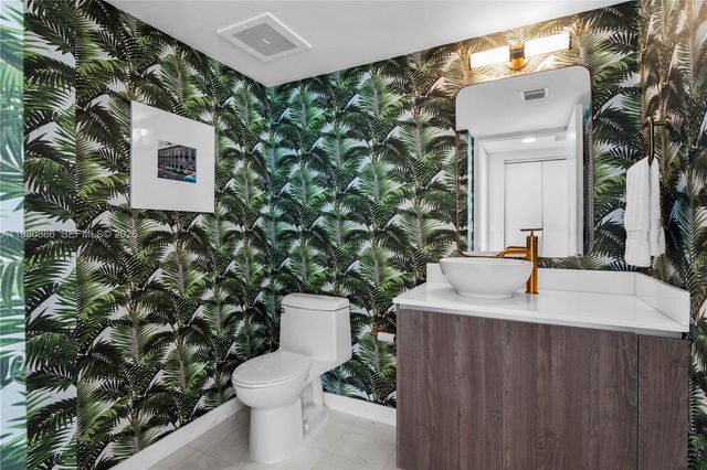 665 NE 25th St 2102, Miami, FL 33137