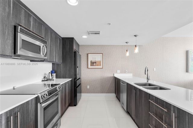 665 NE 25th St 2102, Miami, FL 33137