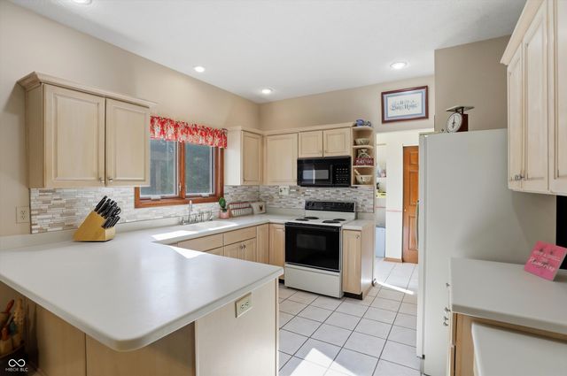 370 Shades Court, Carmel, IN 46032