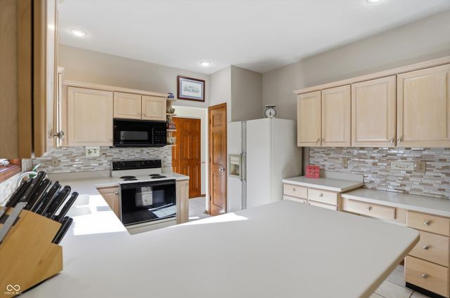 370 Shades Court, Carmel, IN 46032