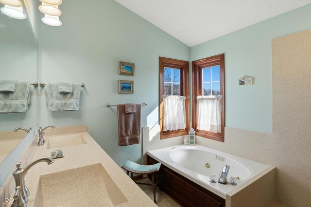 370 Shades Court, Carmel, IN 46032