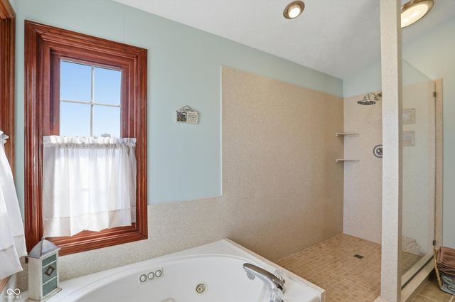 370 Shades Court, Carmel, IN 46032