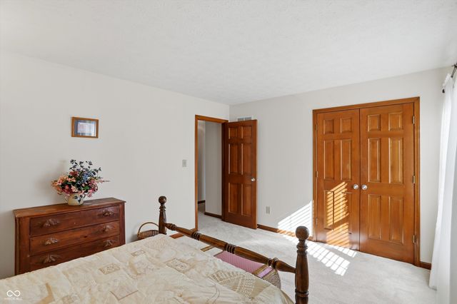 370 Shades Court, Carmel, IN 46032