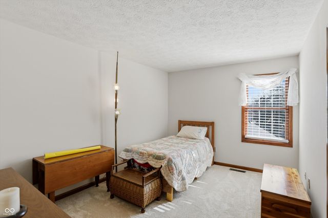 370 Shades Court, Carmel, IN 46032