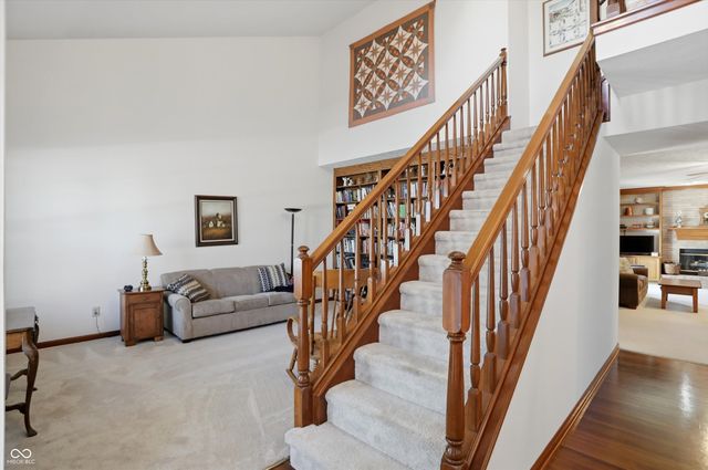 370 Shades Court, Carmel, IN 46032