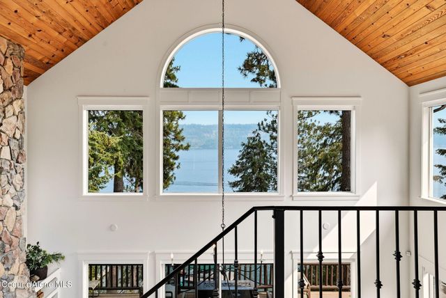 6662 W ROCKFORD BAY RD, Coeur D'alene, ID 83814