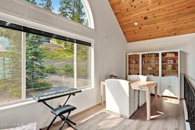 6662 W ROCKFORD BAY RD, Coeur D'alene, ID 83814