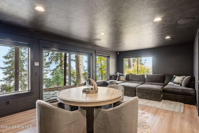 6662 W ROCKFORD BAY RD, Coeur D'alene, ID 83814