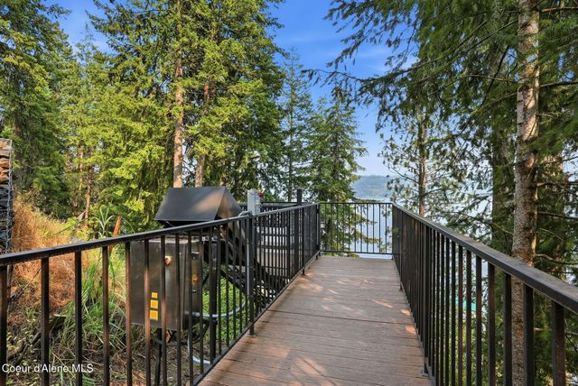 6662 W ROCKFORD BAY RD, Coeur D'alene, ID 83814