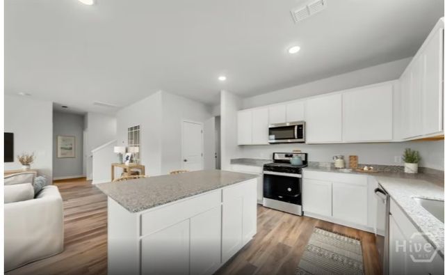 327 Crosstown Avenue, Richmond Hill, GA 31324