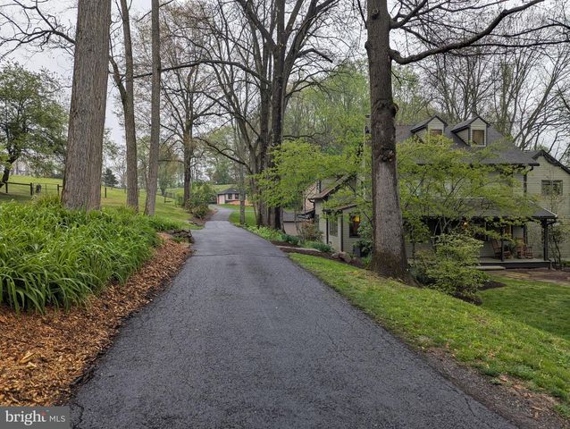 63 HAMPSHIRE, Sinking Spring, PA 19608