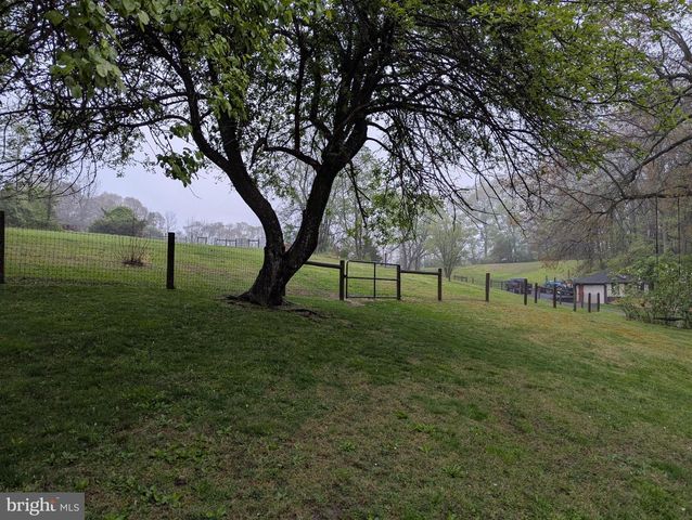 63 HAMPSHIRE, Sinking Spring, PA 19608