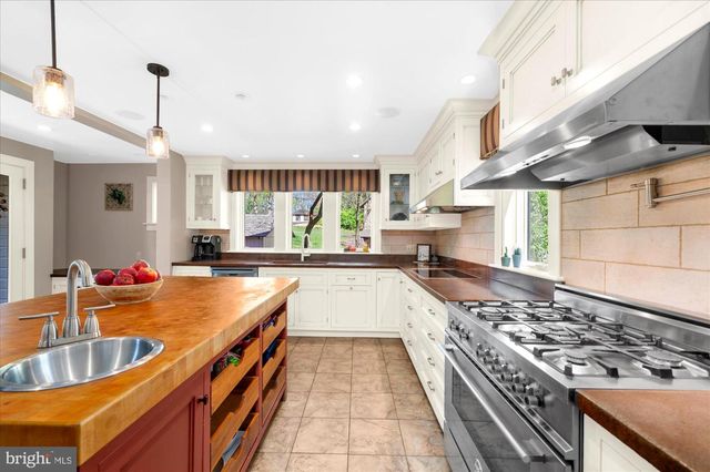 63 HAMPSHIRE, Sinking Spring, PA 19608