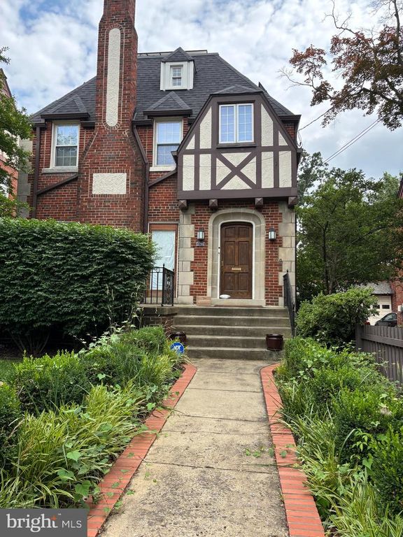 2706 NW MILITARY RD NW, Washington, DC 20015