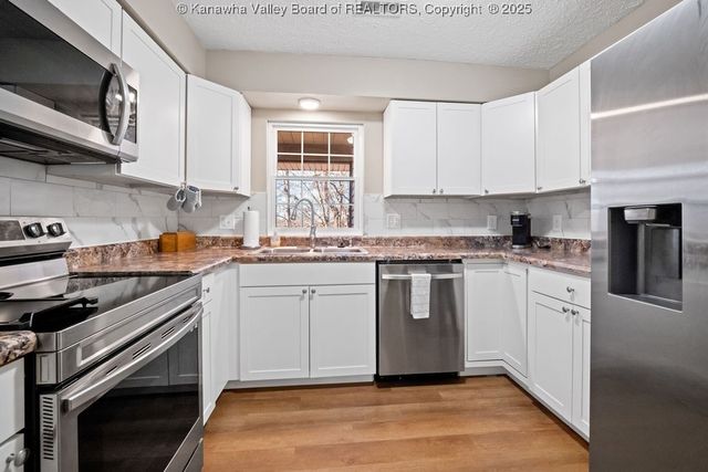 401 Saddlehorn Road, Charleston, WV 25314