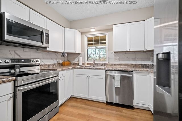 401 Saddlehorn Road, Charleston, WV 25314