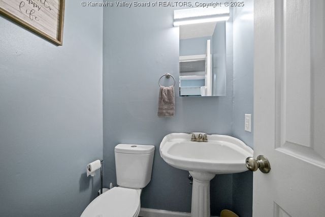 401 Saddlehorn Road, Charleston, WV 25314