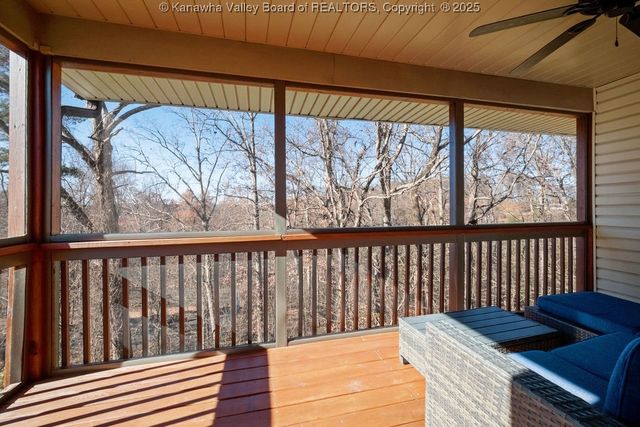 401 Saddlehorn Road, Charleston, WV 25314