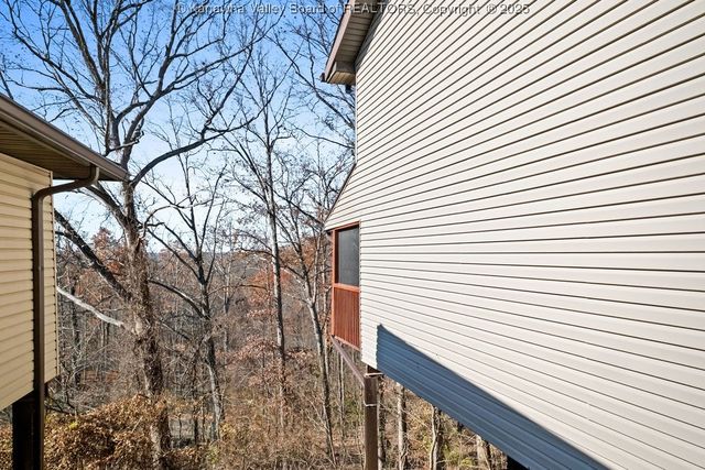 401 Saddlehorn Road, Charleston, WV 25314