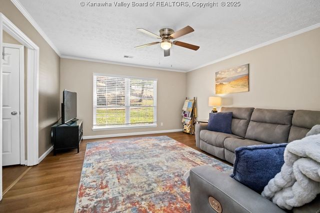 401 Saddlehorn Road, Charleston, WV 25314