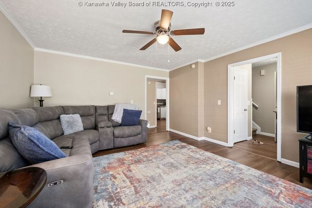 401 Saddlehorn Road, Charleston, WV 25314