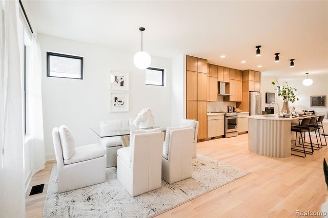 1504 Holcomb Street, Detroit, MI 48214