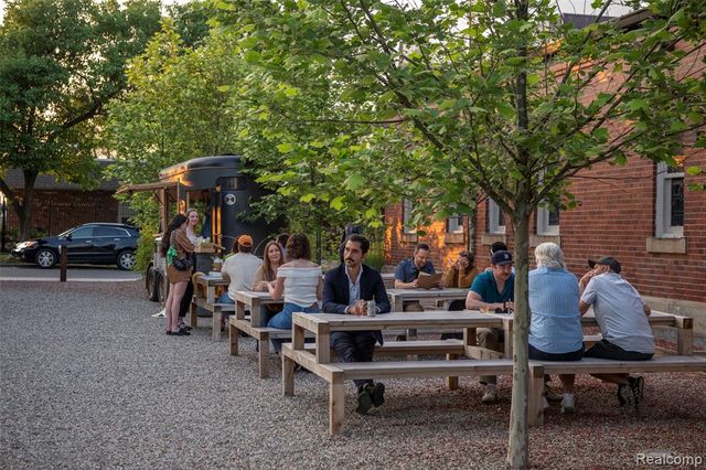 1504 Holcomb Street, Detroit, MI 48214