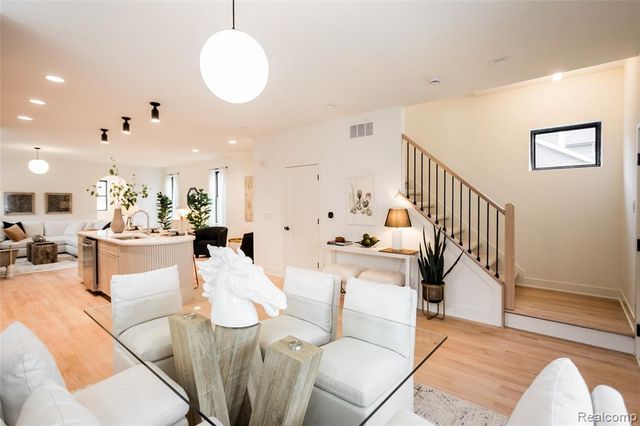 1504 Holcomb Street, Detroit, MI 48214