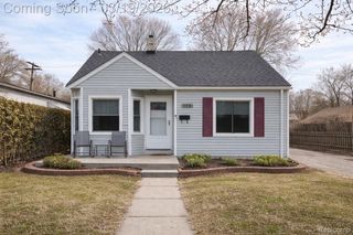 125 E 13 Mile Road, Royal Oak, MI 48073