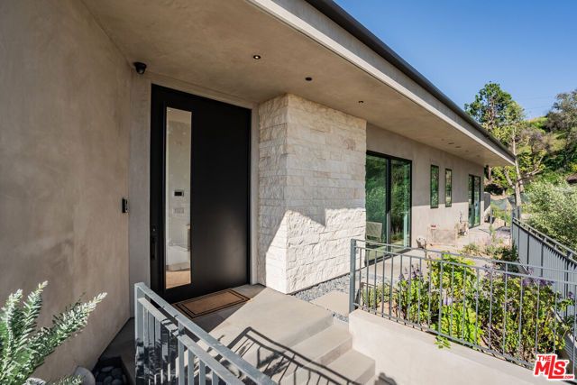 1205 Las Lomas Place, Pacific Palisades (los Angeles), CA 90272