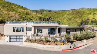 1205 Las Lomas Place, Pacific Palisades (los Angeles), CA 90272