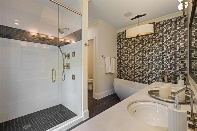 132 NW Underwood Drive NW, Sandy Springs, GA 30328