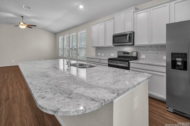 13210 ANTELOPE RUN, St Hedwig, TX 78152