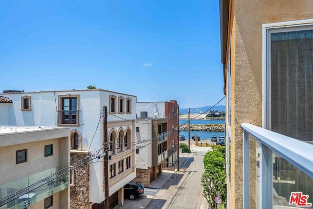 15 63rd Avenue 3, Playa Del Rey (los Angeles), CA 90293
