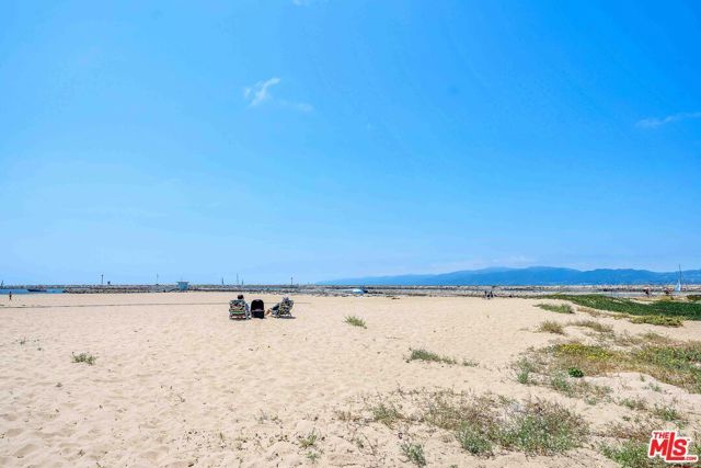 15 63rd Avenue 3, Playa Del Rey (los Angeles), CA 90293