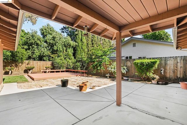340 Sherwood Dr, Brentwood, CA 94513