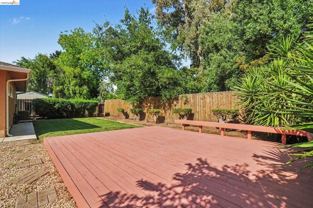 340 Sherwood Dr, Brentwood, CA 94513