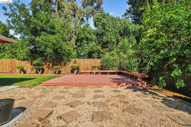 340 Sherwood Dr, Brentwood, CA 94513