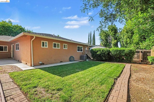 340 Sherwood Dr, Brentwood, CA 94513