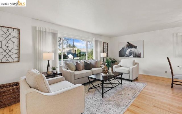 340 Sherwood Dr, Brentwood, CA 94513