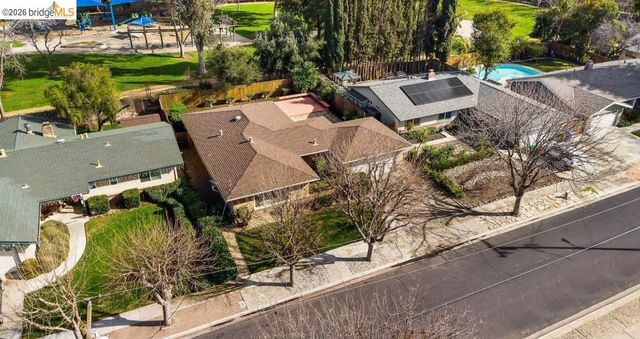 340 Sherwood Dr, Brentwood, CA 94513