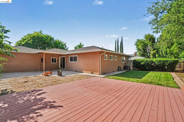 340 Sherwood Dr, Brentwood, CA 94513