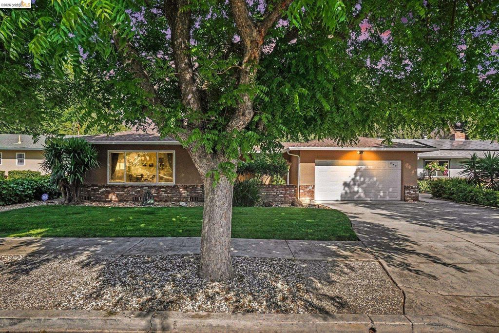 340 Sherwood Dr, Brentwood, CA 94513