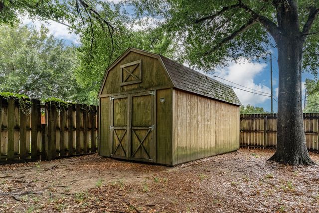 209 Warrior Street, Crestview, FL 32536